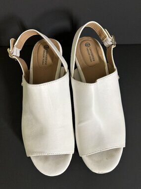 Gioni Bernini Olliee Peep Toe Sandal